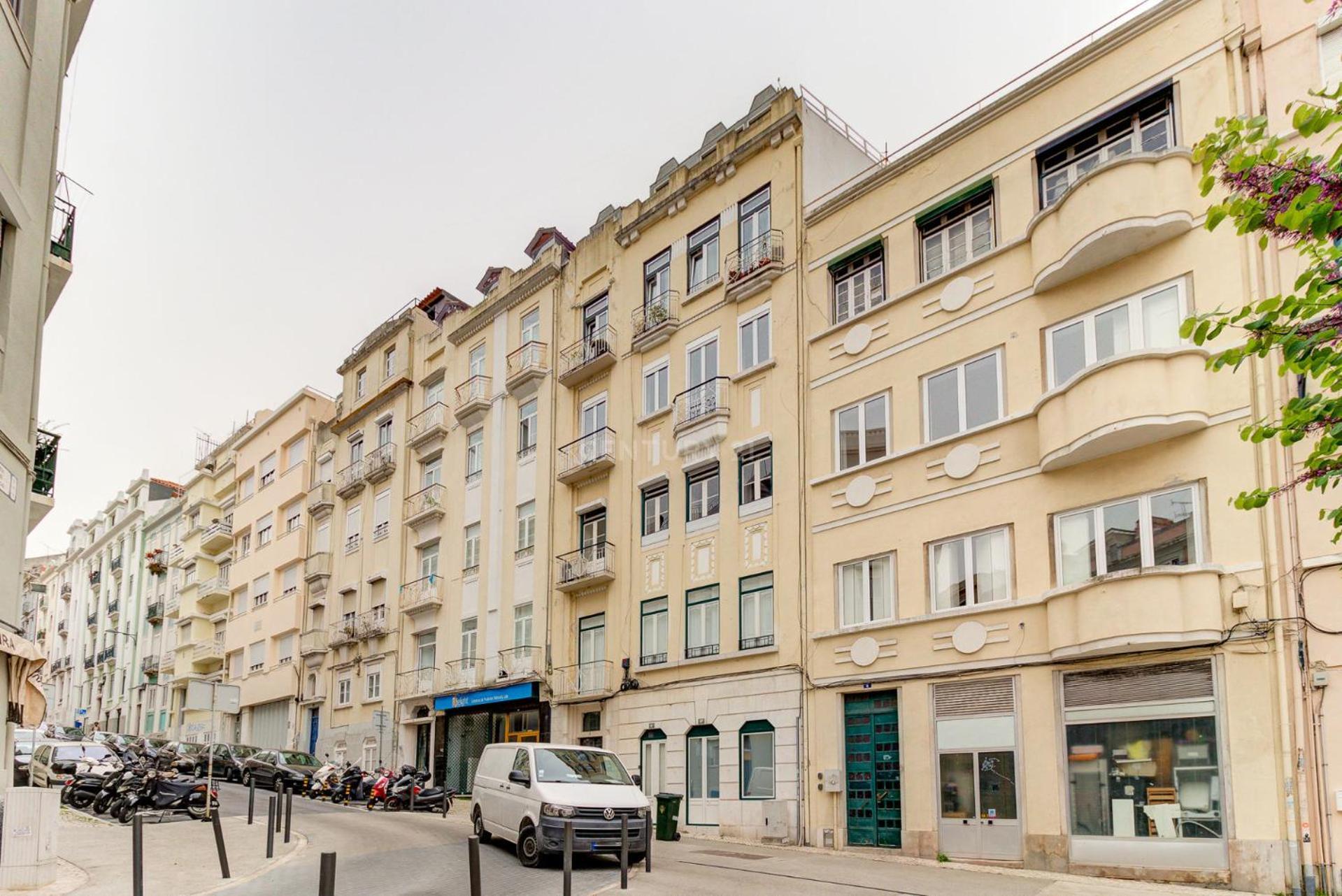 Quarto em Acomodações Particulares Quarto Aconchegante Com Janela E Vista Para Cidade Lisboa